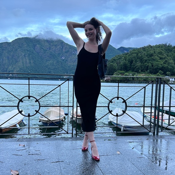 Meet your Posher, Alexandra - Picture 1 of 1